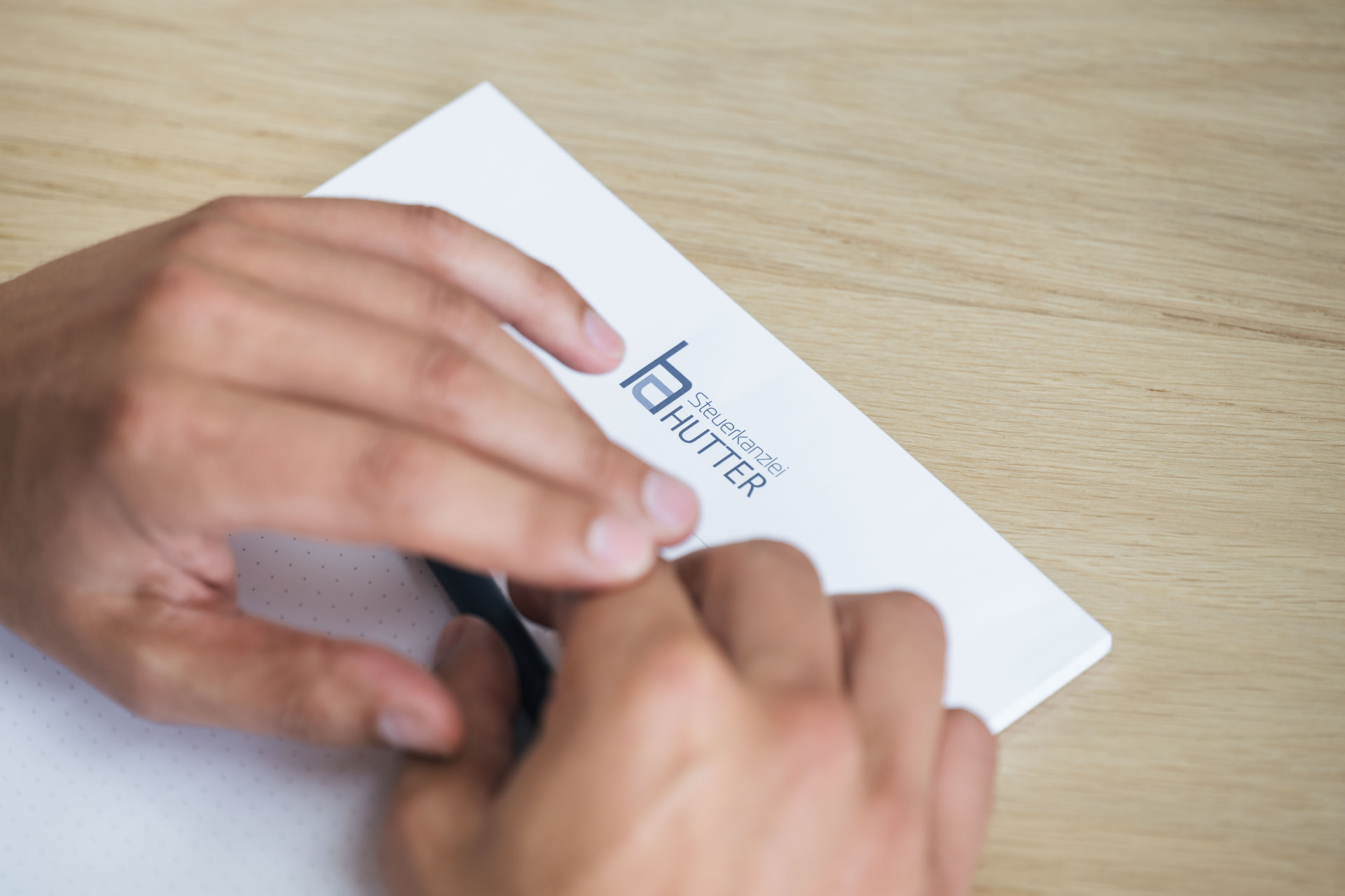 Briefumschlag mit Logo der Steuerkanzlei Hutter